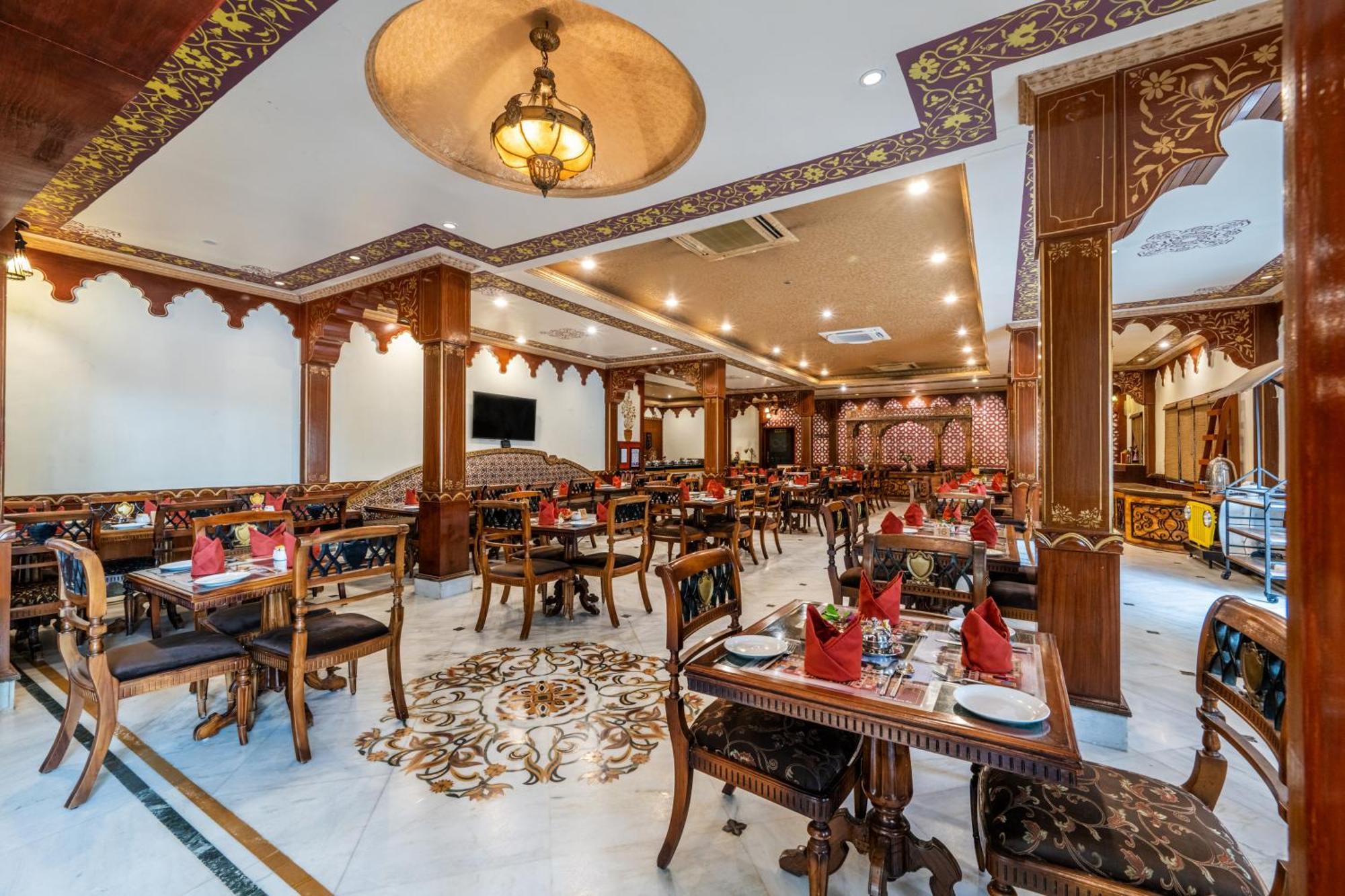 Resort Chokhi Dhani The Ethnic 5 4*